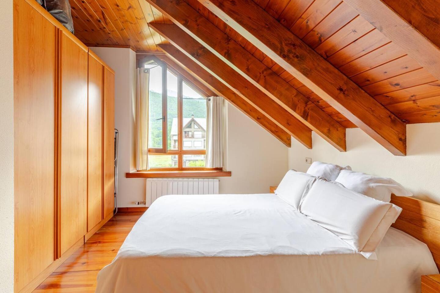 Family Attic Esterri Астеррі-д'Анеу Екстер'єр фото